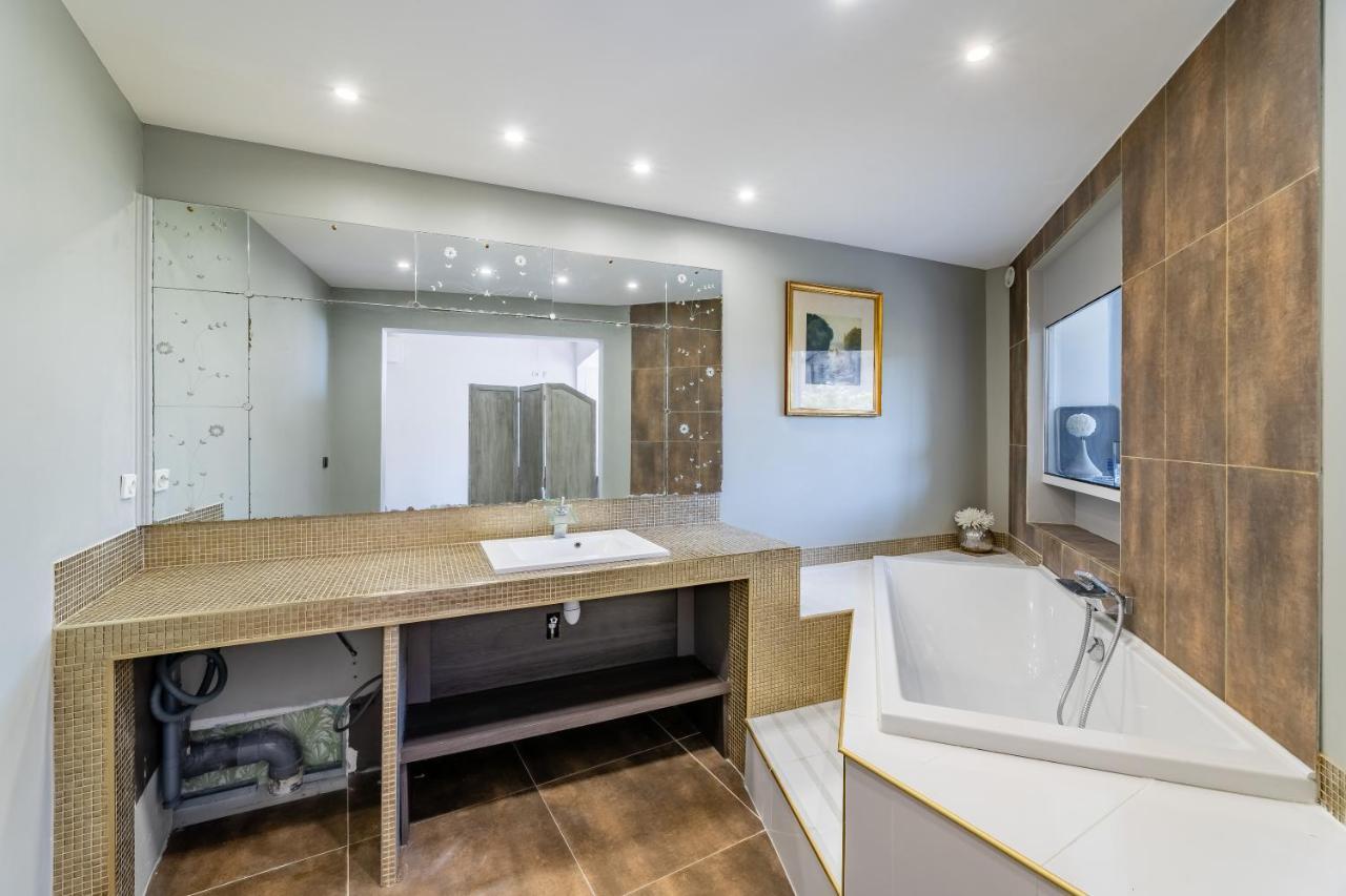 Rose D'Eden Par Dodo-A-Cassis Apartment Ngoại thất bức ảnh